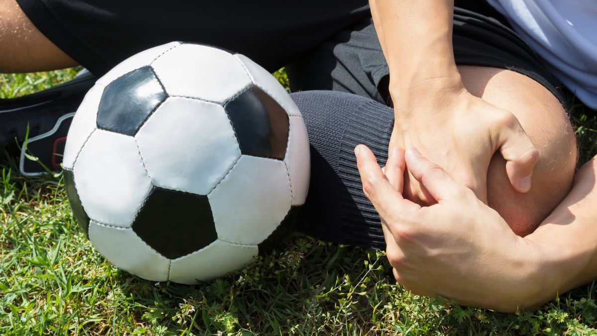 Conheça as lesões musculares e ósseas de membros inferiores mais comuns no  Futebol, Vida Saudável