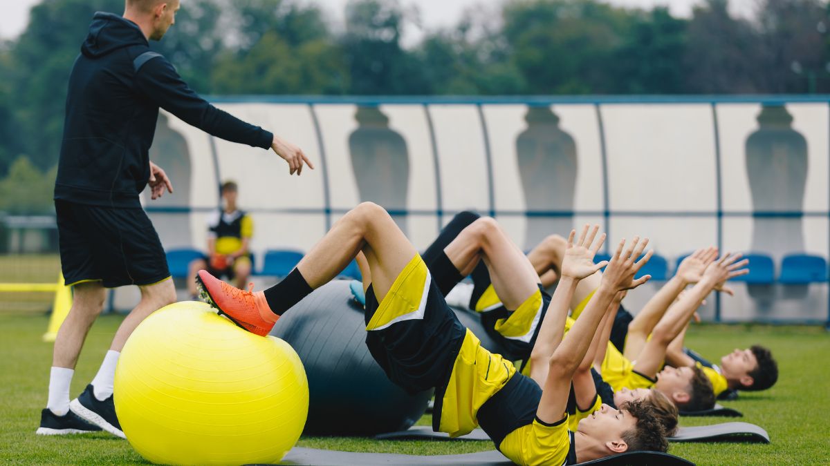 COMO UM JOGADOR DE FUTEBOL GANHAR MASSA MUSCULAR 