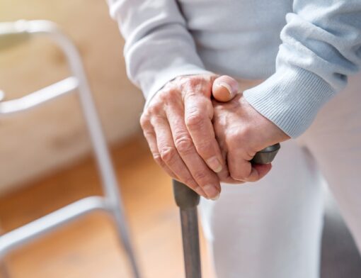 Parkinson: sintomas, diagnóstico e o controle da doença