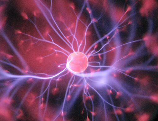 Representação do sistema nervoso, simbolizando a interconexão neural e a energia vital, aspectos fundamentais na compreensão da doença de Parkinson.