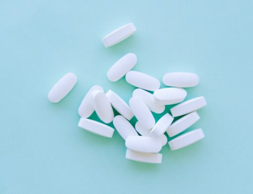   A pregabalina é um anticonvulsivante eficaz no tratamento de epilepsia e dor neuropática. Conheça suas principais indicações e benefícios
